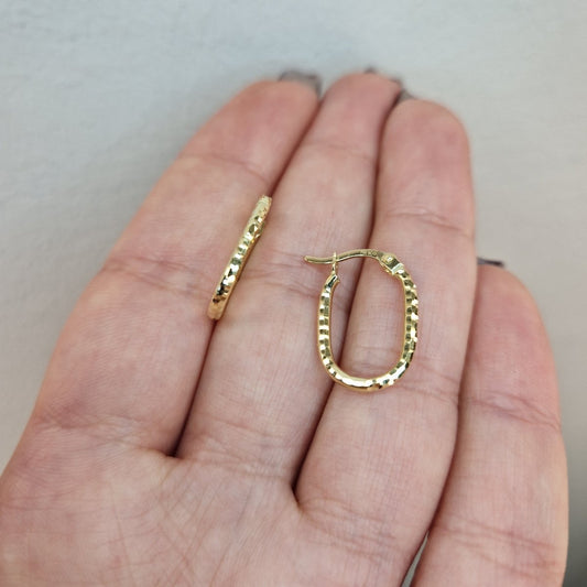 Creoler oval facetterad 18k guld