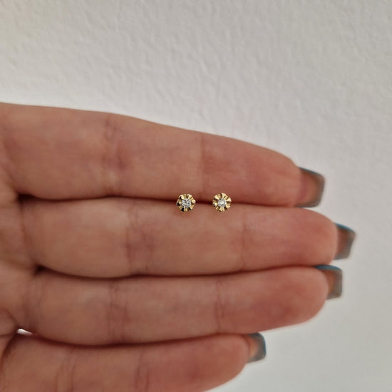 Diamantörhängen 0,06ct totalt