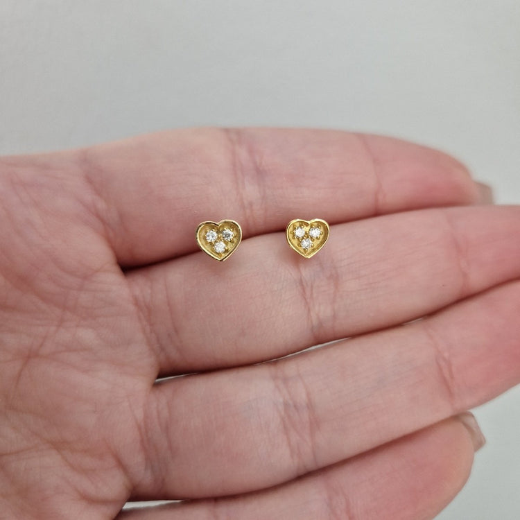 Diamantörhängen hjärta 0,12ct 18k guld