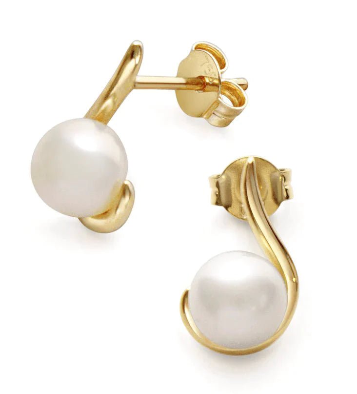 Eleganta örhängen i 18k guld med pärla