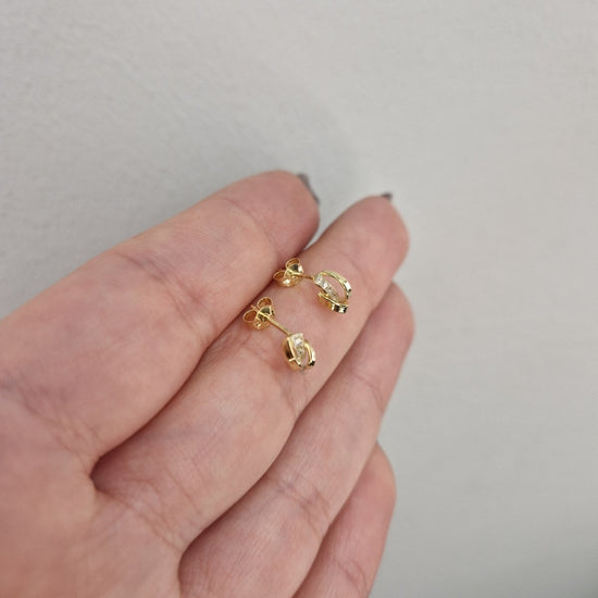 Örhängen 18k guld med fin design