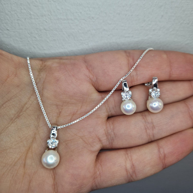 Pärlörhängen & halsband med kristaller silver set