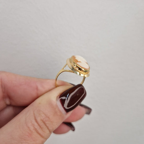 Ring med stor Camè 18k guld