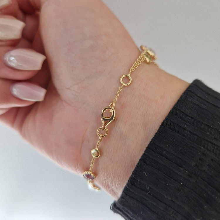 Vackert Färgrikt guld armband